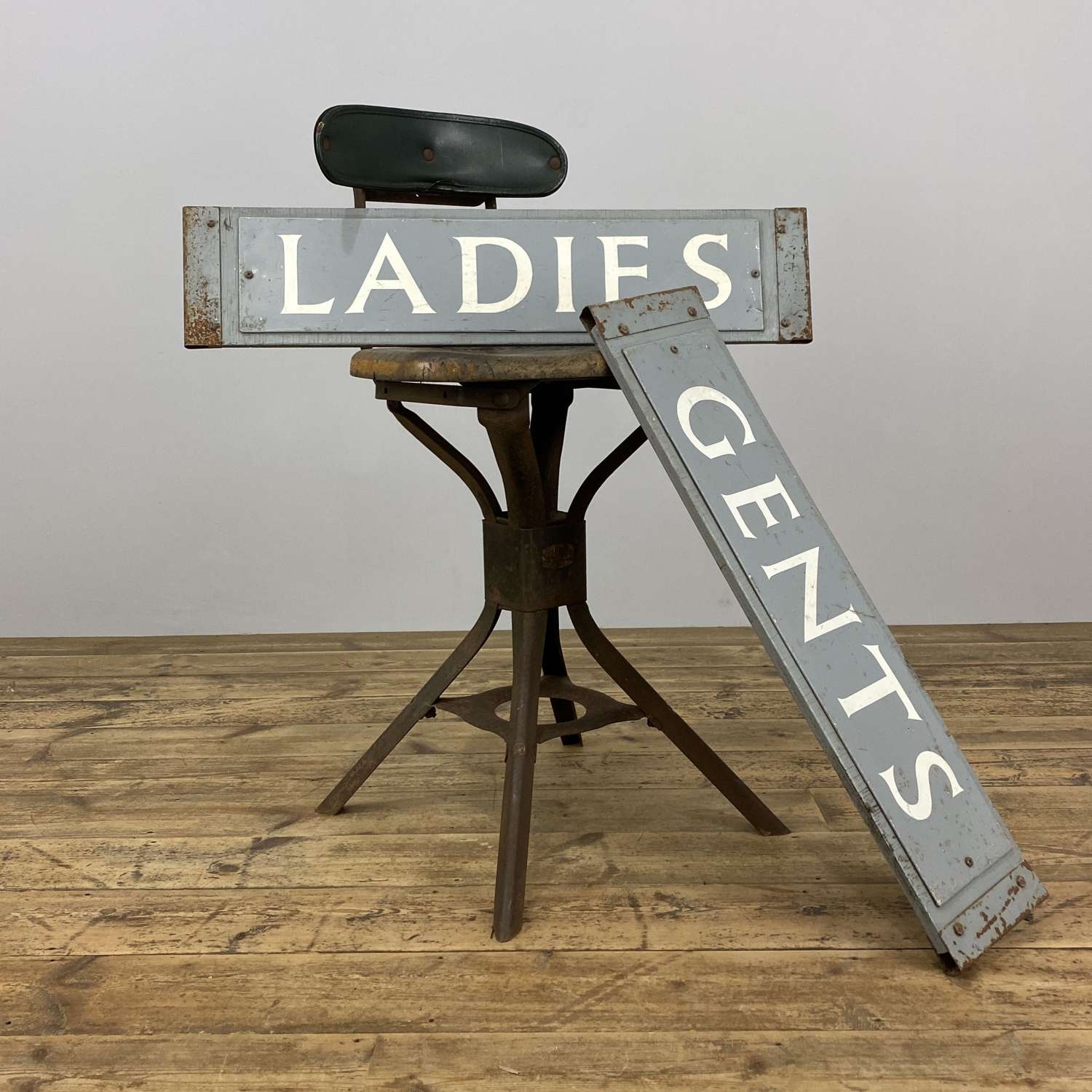 Toilet Signs – Ladies & Gents