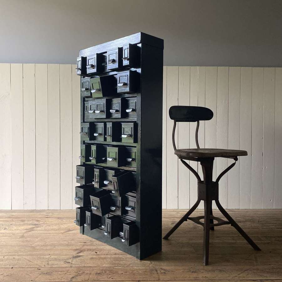 Industrial bank of drawers