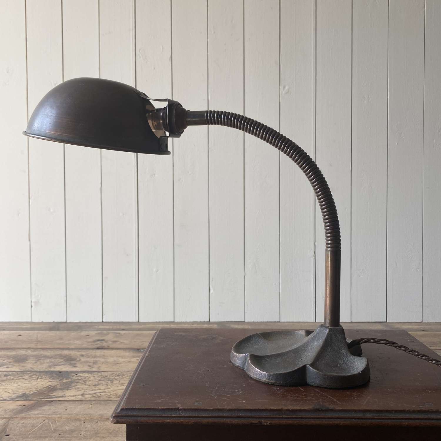 Vintage bronze/brass table lamp